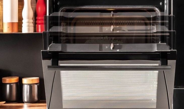 Amica Backofen mit Tür CoolDoor3 und SoftClose