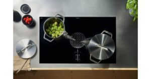 Trends bei Bora 2027: Bora Kochfeldabzug mit zwei Töpfen von oben